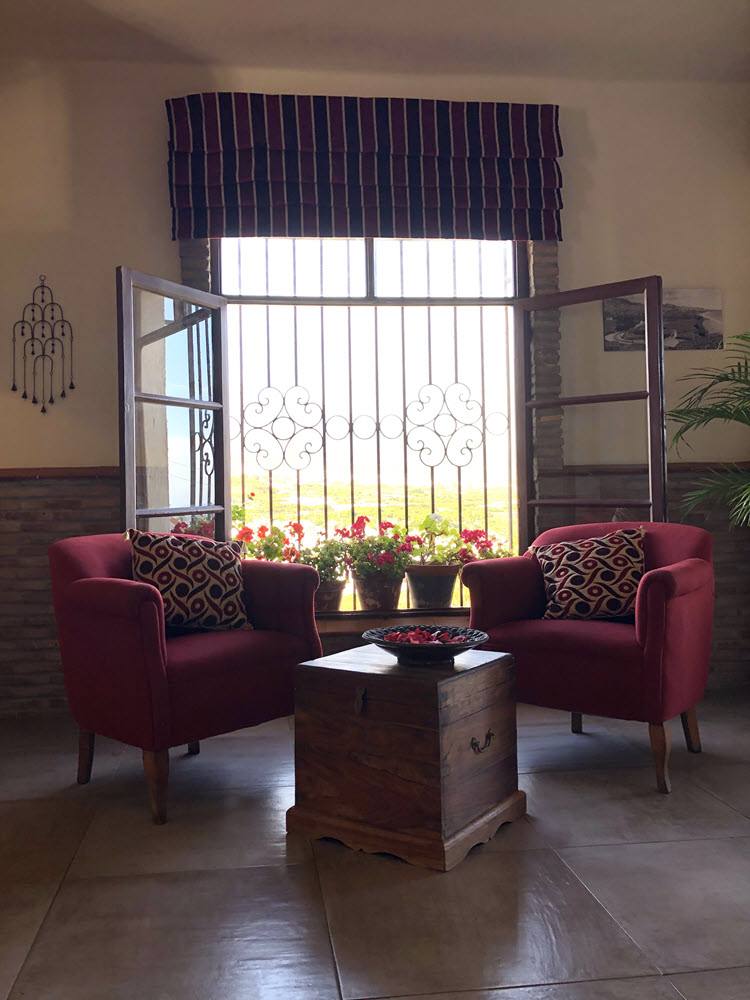 seating-area-avalon-nerja