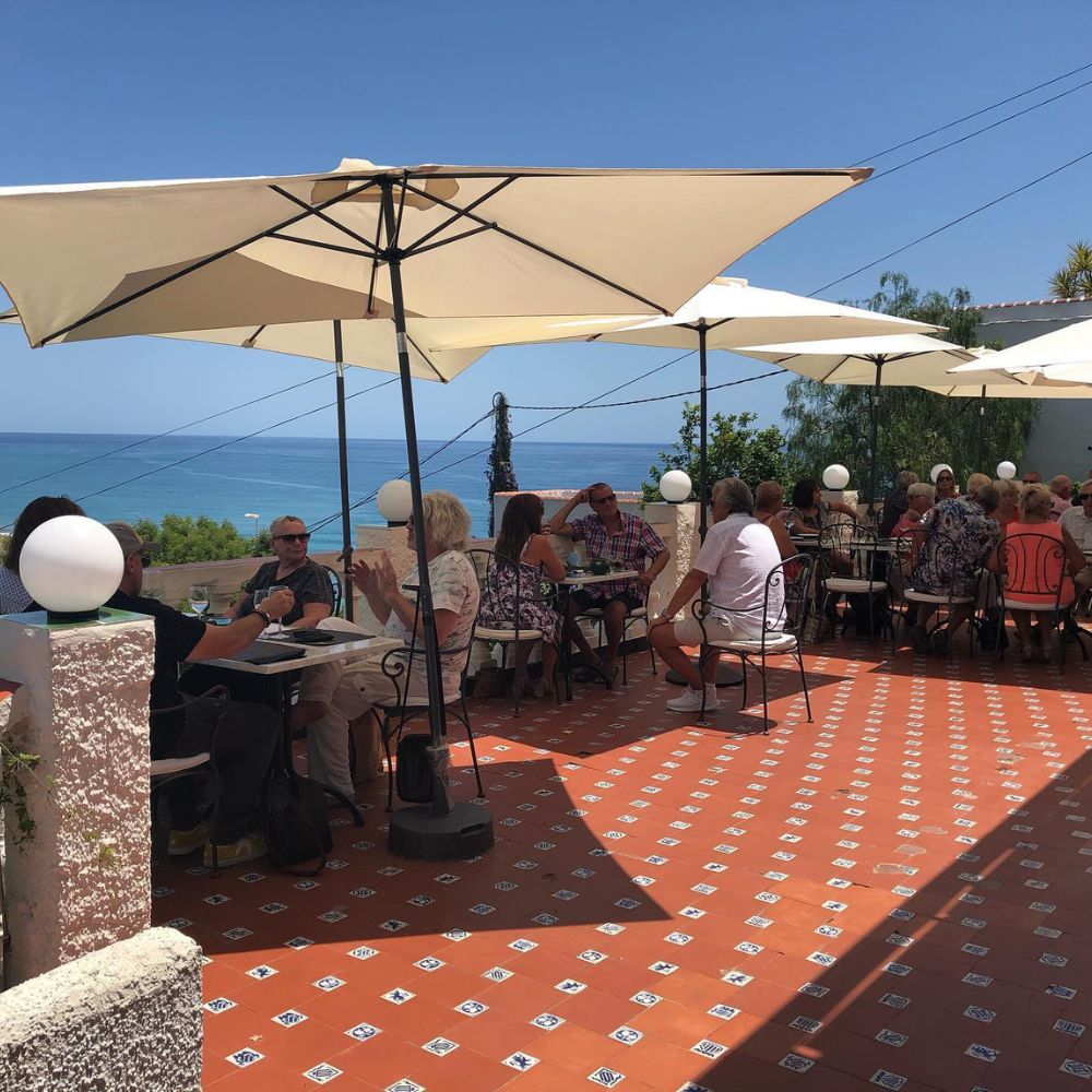 terrace-in-nerja-lunch