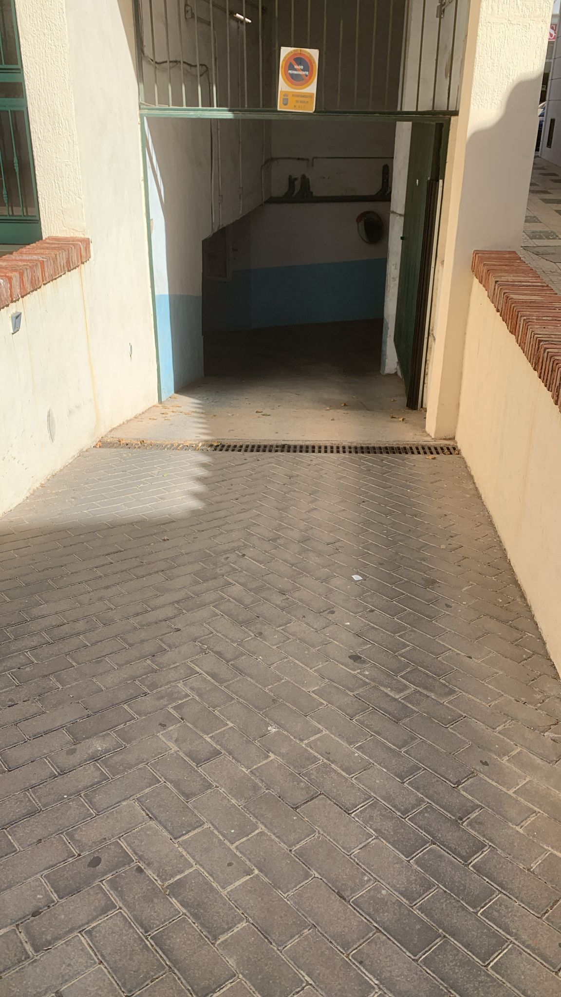 1000187645