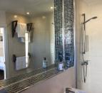 bathroom-with-shower-nerja